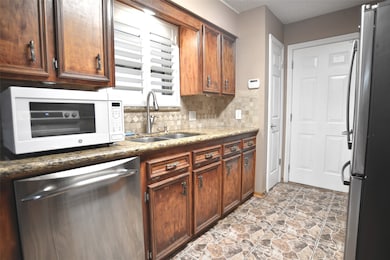 3009 Rose Ln, La Marque, TX 77568 - photo 7