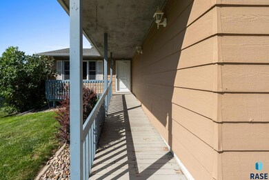 2009 S Melanie Ln, Sioux Falls, SD 57103 - photo 3