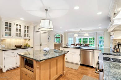 20 Willow Rd Riverside CT-large-016-27-0