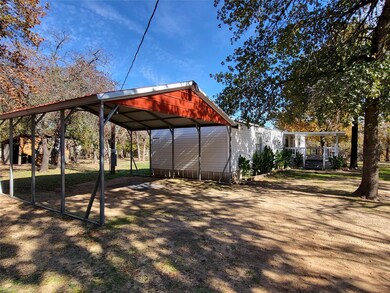 1011 Shady Ln, Springtown, TX 76082 - photo 5