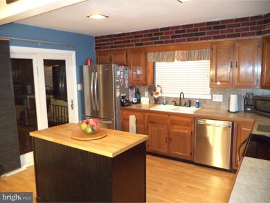 202 Patricia Ln, Runnemede, NJ 08078 - photo 3