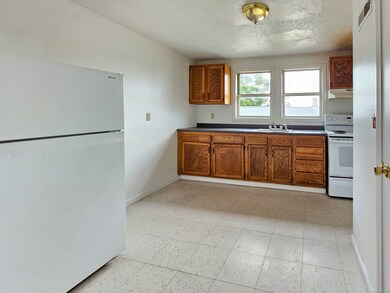 54 Washington St unit 3, Wallingford, CT 06492 - photo 2