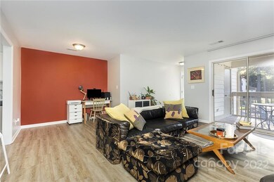 1041 Churchill Downs Ct unit G, Charlotte, NC 28211 - photo 6