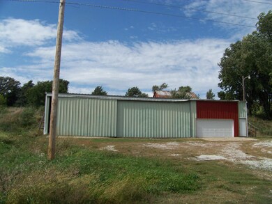 Outbuilding/Garage