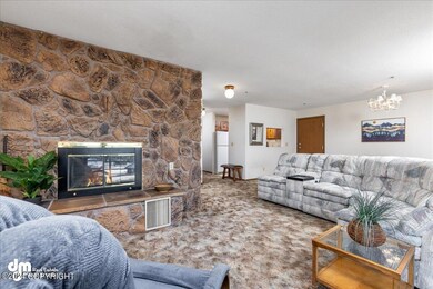 05-Living Room 20240408-DW-6777-Edit