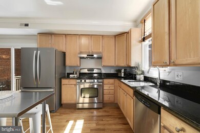 724 Columbia Rd NW, Washington, DC 20001 - photo 5