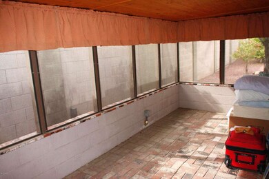 6 Screen Room 2