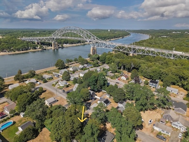 7 Freeman St, Buzzards Bay, MA 02532 - photo 2