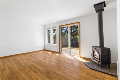 1630 NE Cackler Ln, Bend, OR 97701 - photo 6