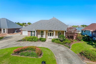 Beautiful Traditional home located on Lake Ramsey