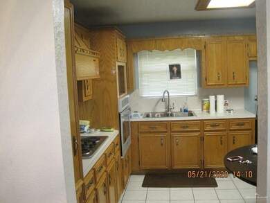 1005 Valley View Dr, Weslaco, TX 78596 - photo 2