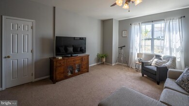 1527 Laura Ln, Pottstown, PA 19464 - photo 6