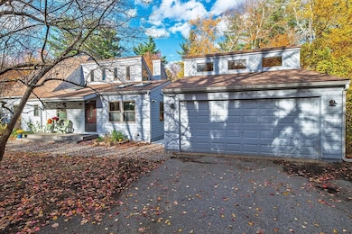 31 Pinewood Dr, Stratham, NH 03885 - photo 2