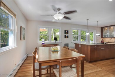 27 Griffith Rd Riverside CT-large-006-00