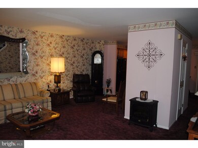 659 Kenney Ln, Brookhaven, PA 19015 - photo 4