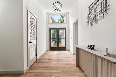 Elegant foyer to welcome guests