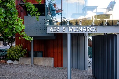 623 S. Monarch -1- M