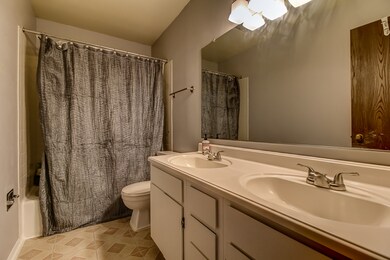 1044 Cascade Dr unit 1, Aurora, IL 60506 - photo 7