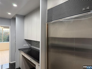 Horizon House unit 311, Fort Lee, NJ 07024 - photo 7