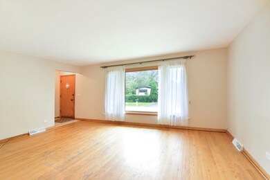 2252 Webster Ln, Des Plaines, IL 60018 - photo 2