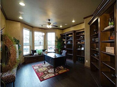 Studio/Study/Office.
