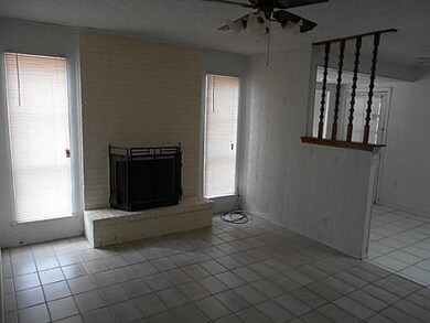 Den/Family/Great Room. Nice den area wit