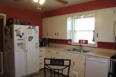 1217 S 9th St, Grand Forks, ND 58201 - photo 7