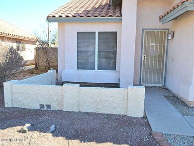 023-339992-front-porch