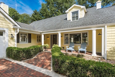 322 Fairway Cir, Columbus, OH 43213 - photo 3