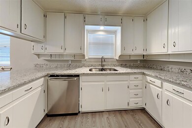 409 W Pleasantview Dr, Hurst, TX 76054 - photo 7