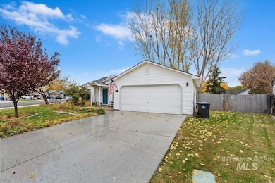 634 Mountain Loop St, Middleton, ID 83644 - photo 2