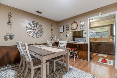 3214 Oak Forest St, Brazoria, TX 77422 - photo 6