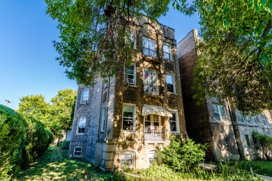 6329 N Mozart St, Chicago, IL 60659 - photo 3