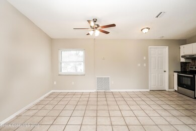 004-photo-dining-room-10822503