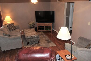 400 N Charles St, McPherson, KS 67460 - photo 3