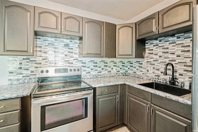 1944 W Havens St, Kokomo, IN 46901 - photo 2