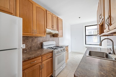 1701 Albemarle Rd unit F9, Brooklyn, NY 11226 - photo 5