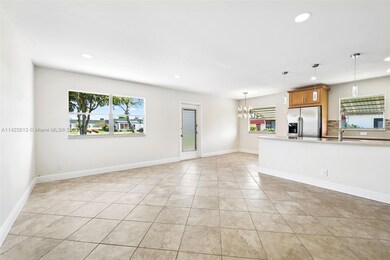 Large peninsula with granite countertops