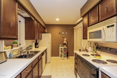 008-Kitchen-1656273-medium