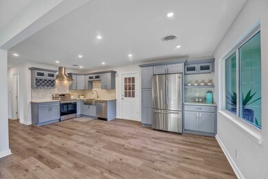 331 W Mulberry St, Fredericksburg, TX 78624 - photo 5