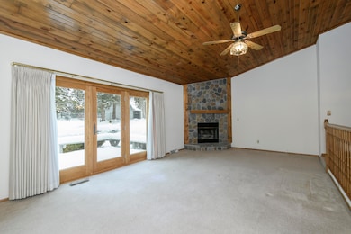 W180N9890 Riversbend Cir W, Germantown, WI 53022 - photo 3