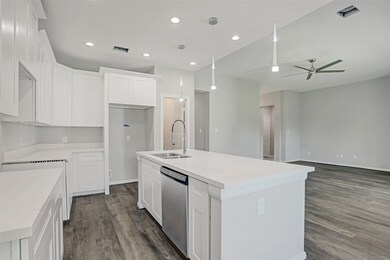 8115 James Franklin St, Houston, TX 77088 - photo 5