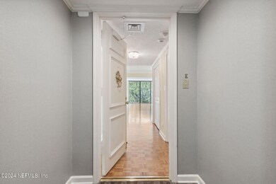 Beau Rivage unit 5-E, Jacksonville, FL 32205 - photo 4