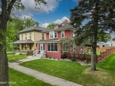 607-S-5th-St-003