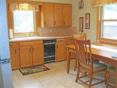 1212 E 6th St, Marshfield, WI 54449 - photo 3