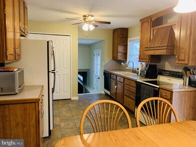 224 Oakfield Dr, Newark, DE 19713 - photo 4