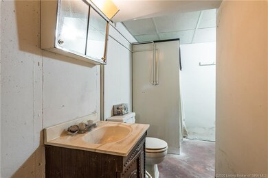 902 Oakwood Ct, New Albany, IN 47150 - photo 4