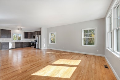 35 Whittier Dr, South Kingstown, RI 02879 - photo 6