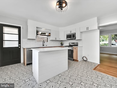 1324 Commonwealth Blvd, Reading, PA 19607 - photo 7