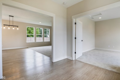 18802 Cromarty Cir, Noblesville, IN 46062 - photo 5